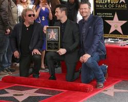 los angeles - 10 feb sammy hagger, adam levine, blake shelton vid adam levine hollywood walk of fame stjärnceremoni på musicians institute den 10 februari 2017 i los angeles, ca. foto