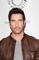 los angeles, 27 februari - dylan mcdermott anländer till paleyfest icon award 2013 på paley center for media den 27 februari 2013 i beverly hills, ca. foto