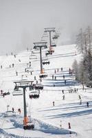 populär sluttning vid skidorten Nassfeld foto