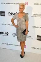 los angeles, 24 feb - emeli sande anländer till elton john aids foundation 21st academy awards visningsfest i west hollywood park den 24 februari 2013 i west hollywood, ca. foto