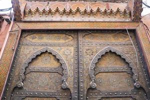 dörren till en byggnad i Marrakech, Marocko foto