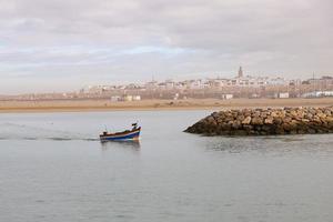 fiskarbåt i rabat, marocko foto