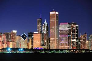 chicago skyline i skymningen foto