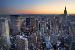 new york city manhattan skyline panorama solnedgång flygfoto med. Empire State Building foto