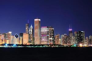 chicago skyline i skymningen foto