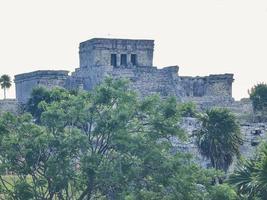 forntida tulumruiner Mayan plats tempelpyramider artefakter havslandskap mexico. foto