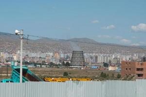 utsikt över Ulan Bator, Mongoliets huvudstad. solig dag foto