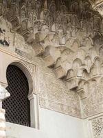 Granada, Andalusien, Spanien, 2014. morisk arkitektur i centrala Granada, Spanien den 7 maj 2014 foto