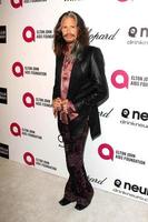 los angeles, 3 mars - steven tyler på elton john aids foundations oscar visningsfest på west hollywood park den 3 mars 2014 i west hollywood, ca. foto