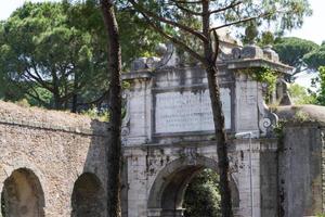 Rom, Italien. typiska arkitektoniska detaljer i den gamla staden foto