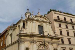 stor kyrka i centrum av Rom, Italien. foto