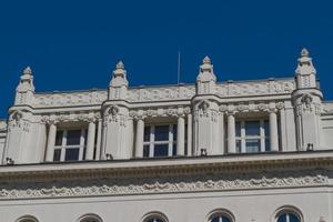 typiska byggnader från 1800-talet i buda slottsdistrikt i budapest foto