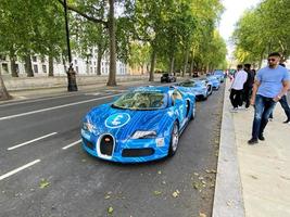 london i Storbritannien i juni 2021. utsikt över några britcoin-bilar foto