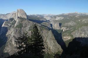 utsikt över bergen i Yosemite nationalpark foto