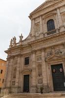 stor kyrka i centrum av Rom, Italien. foto