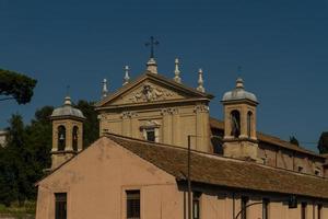 stor kyrka i centrum av Rom, Italien. foto