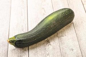 välsmakande ung organisk naturlig zucchini foto