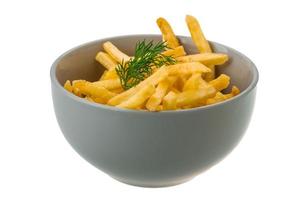 pommes frites på vit bakgrund foto