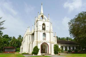 en portugisisk kolonialkyrka eller katedral i goa, Indien foto