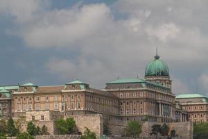 historiska kungliga palatset i budapest foto