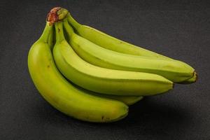 grön söt välsmakande bananhög foto