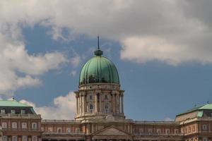 historiska kungliga palatset i budapest foto