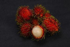 tropisk söt exotisk frukt rambutan foto
