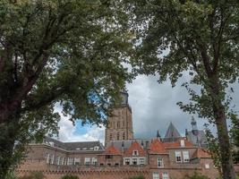 zutphen vid floden ijssel i Nederländerna foto