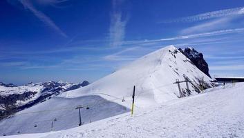 snö berg titlis och linbana foto