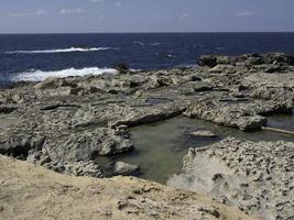 ön Gozo vid Medelhavet foto