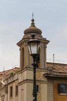 stor kyrka i centrum av Rom, Italien. foto