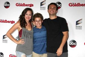 vlos angeles, 3 sep - hayley orrantia, sean giambrone, troy gentile på the goldbergs pressevenemang på moonlight rollerway den 3 september 2014 i glendale, ca. foto