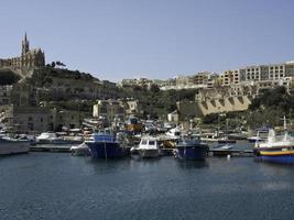 ön Gozo vid Medelhavet foto