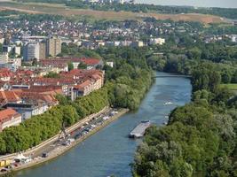 staden wuerzburg vid floden main foto