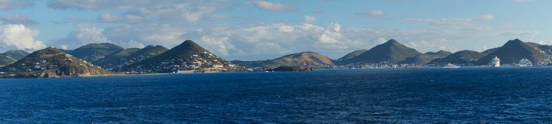 på väg med ett kryssningsfartyg till philipsburg st. maarten foto