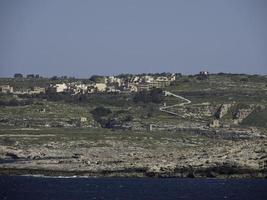 ön Gozo vid Medelhavet foto