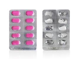 paket med piller och använda piller. apotek och medicin koncept foto