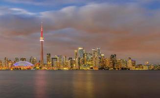 Torontos skyline vid solnedgången, Ontario, Kanada foto