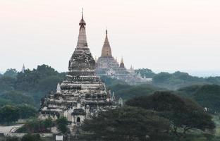 uråldriga tempel i Bagan, Myanmar foto