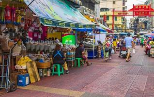 ratchathewi bangkok thailand 2018 färgglad kina stad gammal marknad shoppinggata mat bangkok thailand. foto