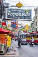 ratchathewi bangkok thailand 2018 tung trafik i Kina stad på yaowarat road bangkok thailand. foto