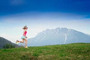 flicka springer i bergen foto