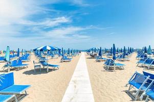 strandpromenaden vid stranden vid havet foto