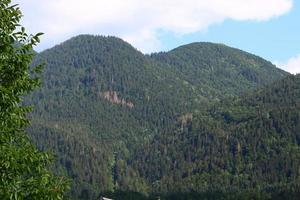 alperna är en hög och lång bergskedja i europa foto