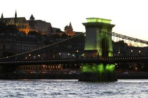 budapest huvudstad i Ungern vid solnedgången foto