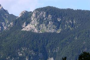 alperna är en hög och lång bergskedja i europa foto