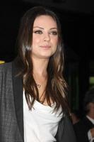 los angeles, 15 nov - mila kunis på jaguar pre la car show event på två rodeo den 15 november 2011 i Beverly Hills, ca. foto