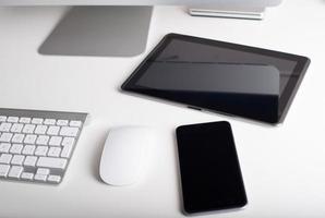 trådlöst tangentbord, mus, surfplatta och smartphone