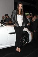 los angeles, 15 nov - mila kunis på jaguar pre la car show event på två rodeo den 15 november 2011 i Beverly Hills, ca. foto