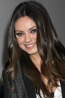 los angeles, 15 nov - mila kunis på jaguar pre la car show event på två rodeo den 15 november 2011 i Beverly Hills, ca. foto